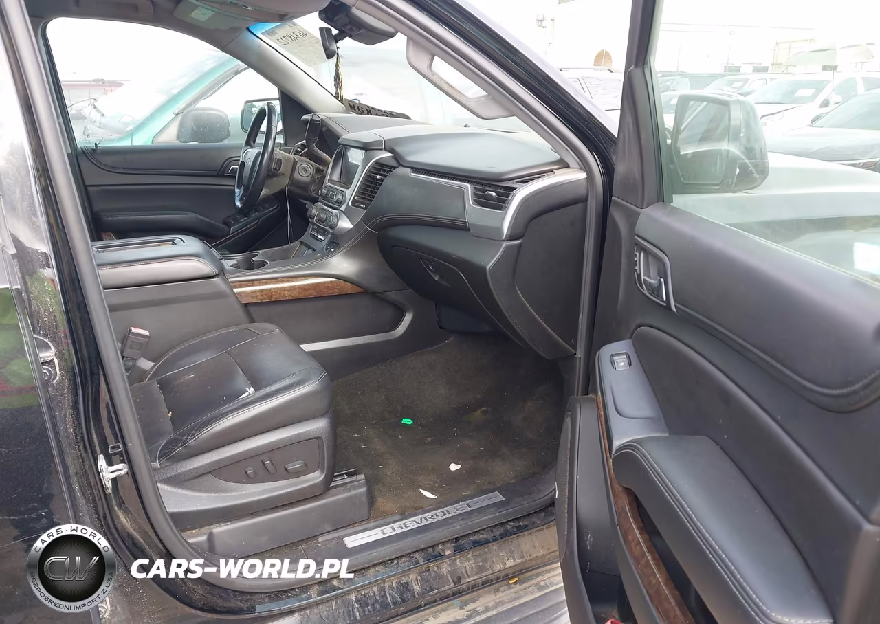 2018 Chevrolet Suburban Lt VIN:1GNSCHKC5JR100931 - 5