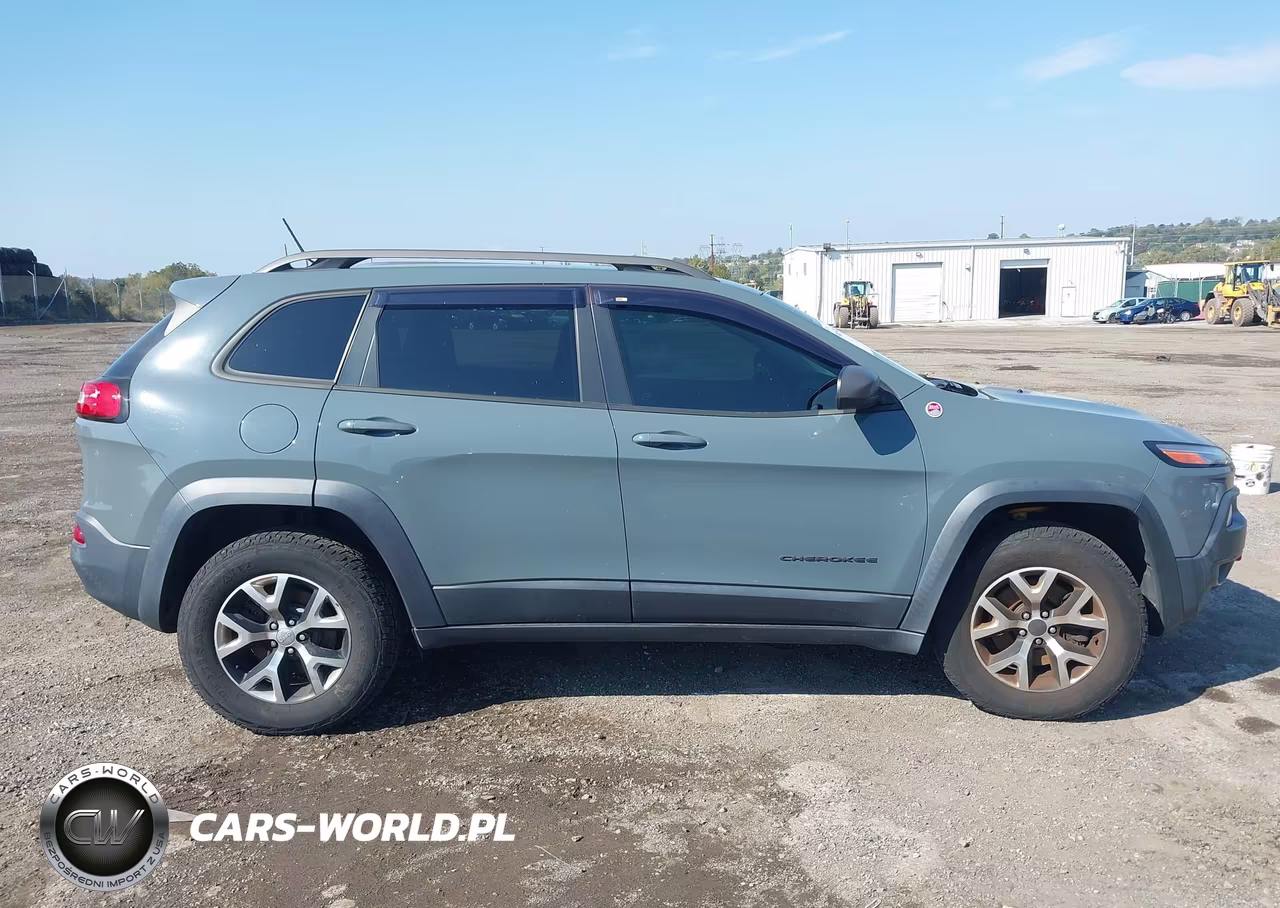 2015 Jeep Cherokee Trailhawk VIN:1C4PJMBS0FW724214 - 13