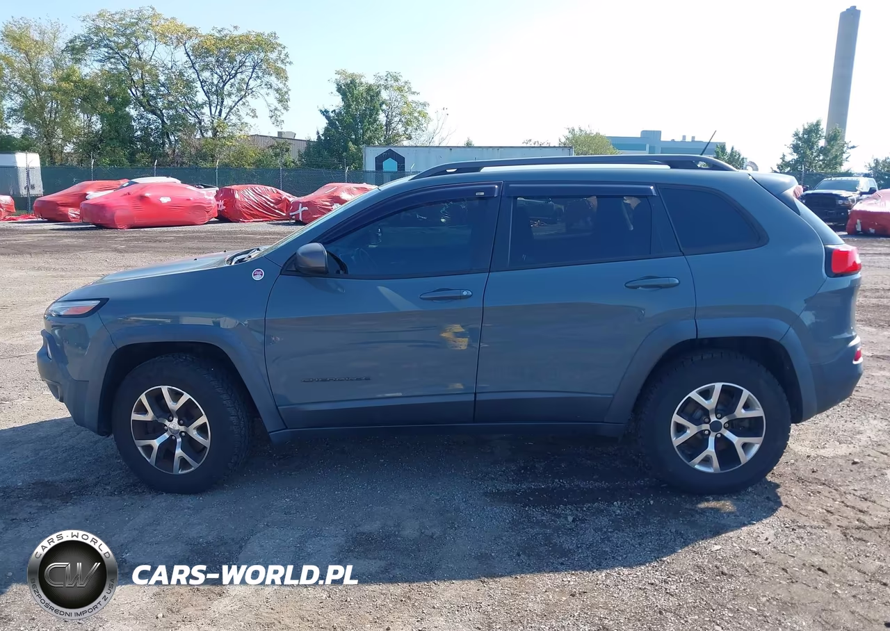 2015 Jeep Cherokee Trailhawk VIN:1C4PJMBS0FW724214 - 14