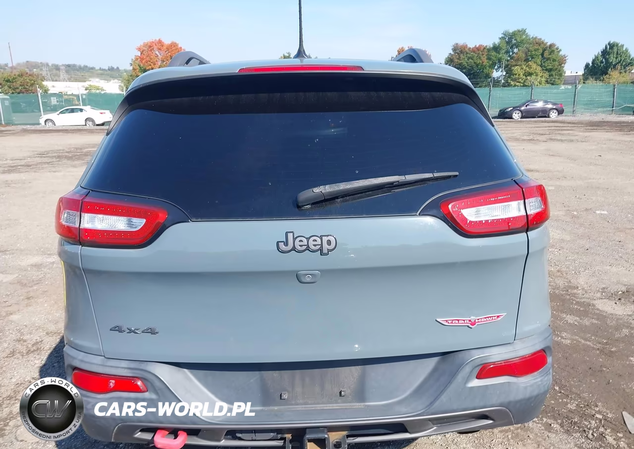 2015 Jeep Cherokee Trailhawk VIN:1C4PJMBS0FW724214 - 16