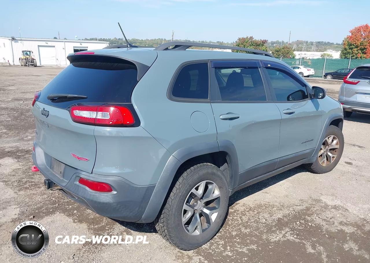 2015 Jeep Cherokee Trailhawk VIN:1C4PJMBS0FW724214 - 4