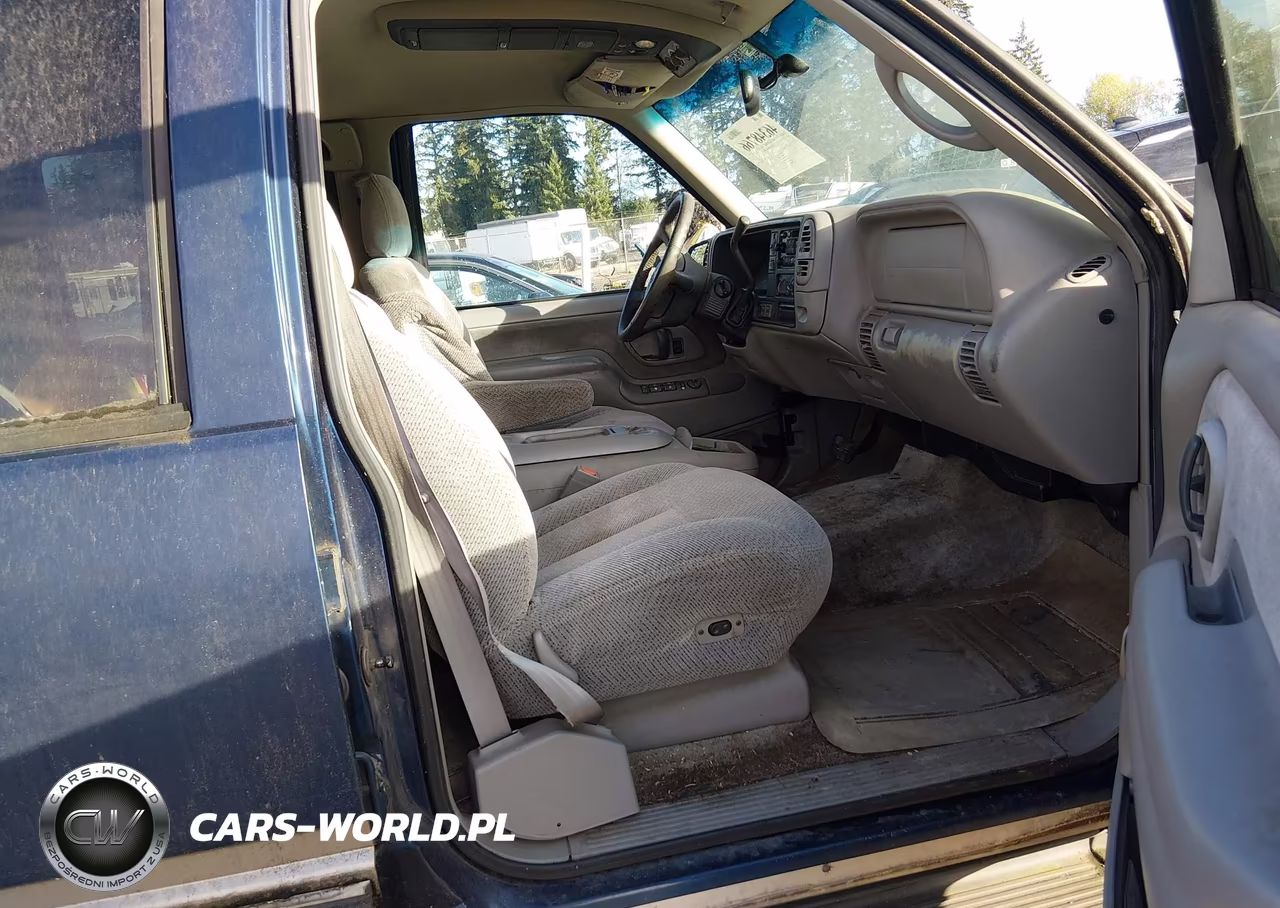 1999 Chevrolet Suburban K1500 VIN:1GNFK16R3XJ320778 - 5