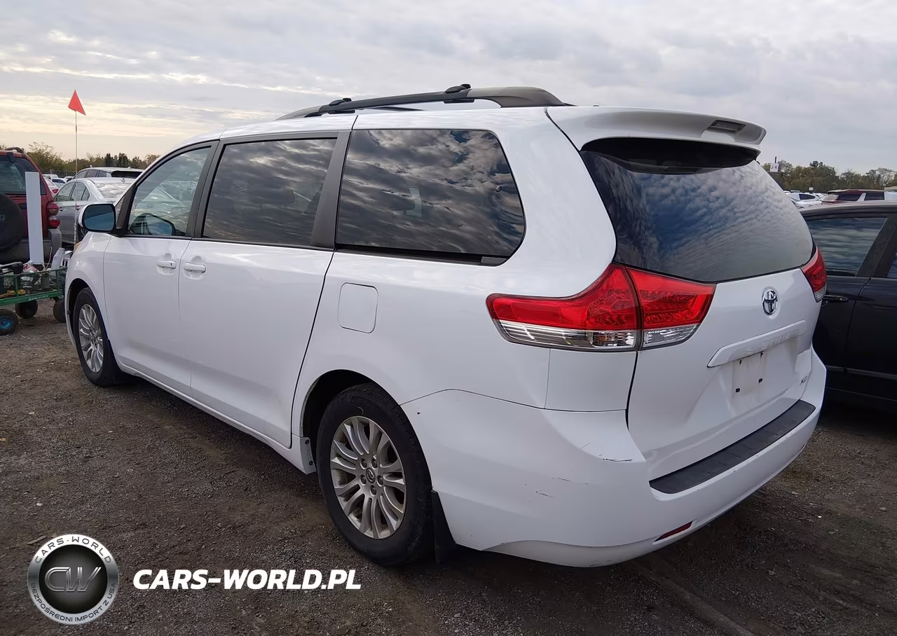 2013 Toyota Sienna Xle V6 8 Passenger VIN:5TDYK3DC4DS280348 - 3