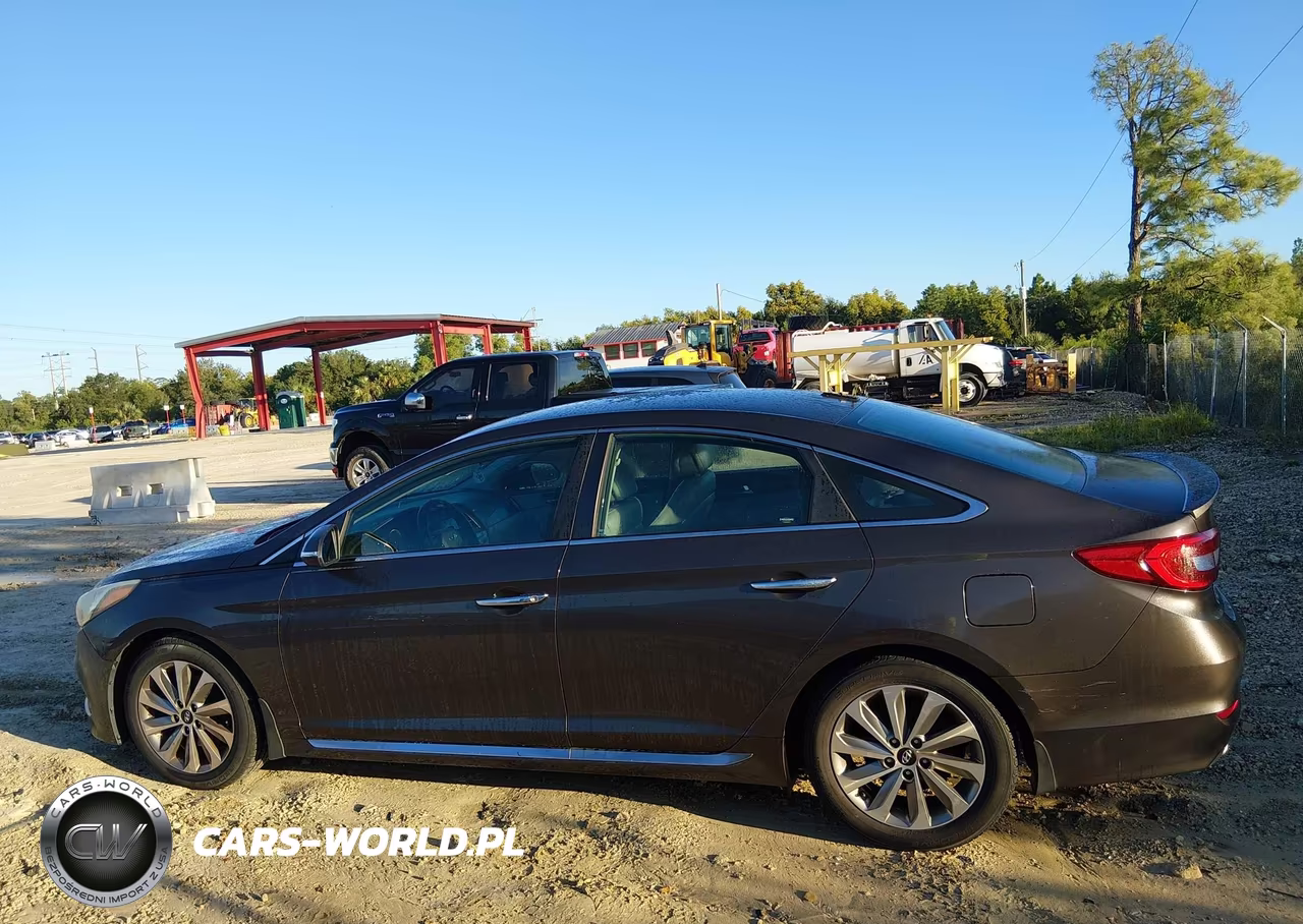 2015 Hyundai Sonata Sport VIN:5NPE34AFXFH198508 - 14