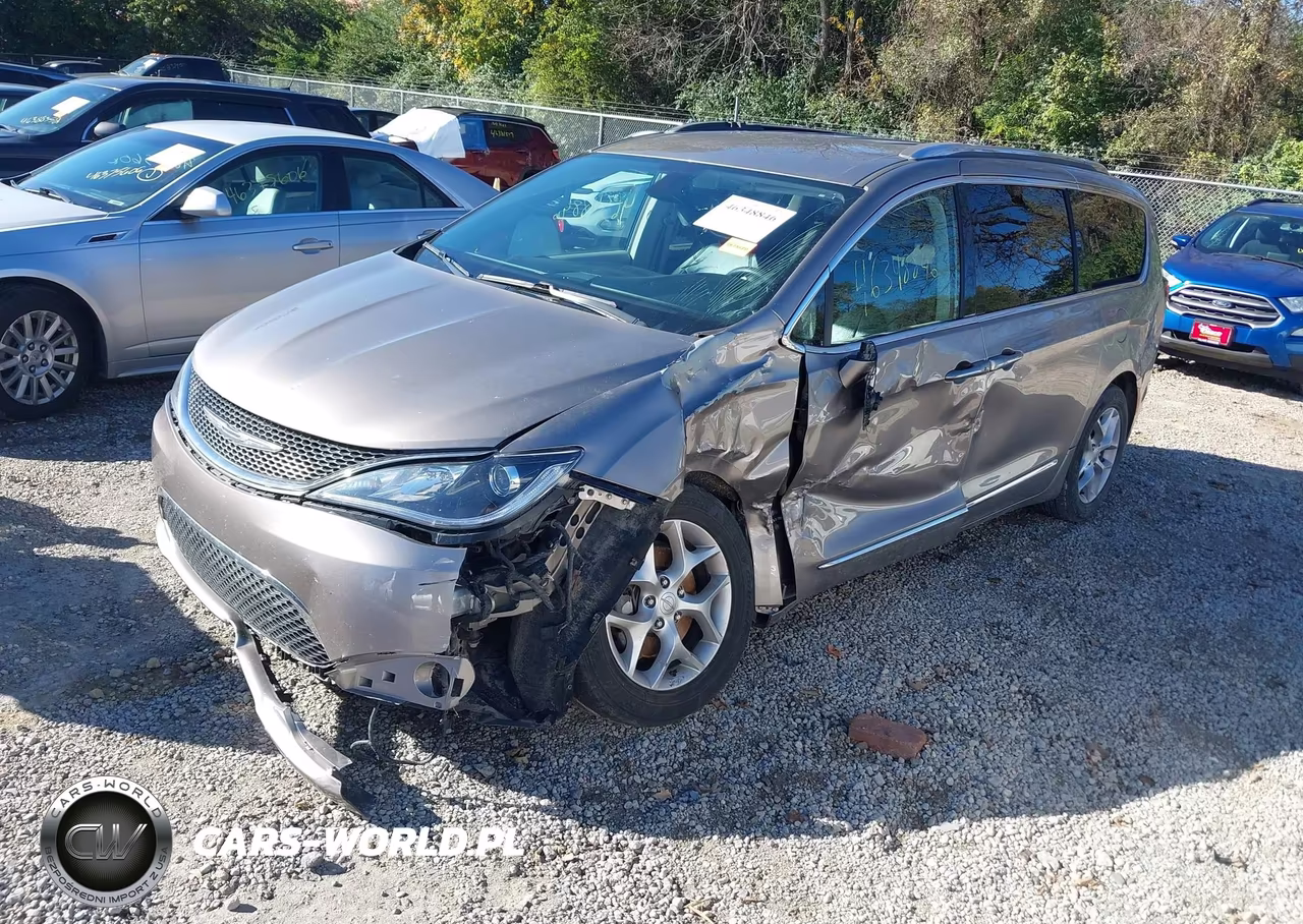 2018 Chrysler Pacifica Touring L Plus VIN:2C4RC1EG2JR270686 - 2