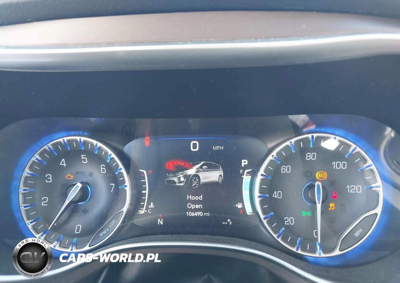 2018 Chrysler Pacifica Touring L Plus VIN:2C4RC1EG2JR270686 - 7