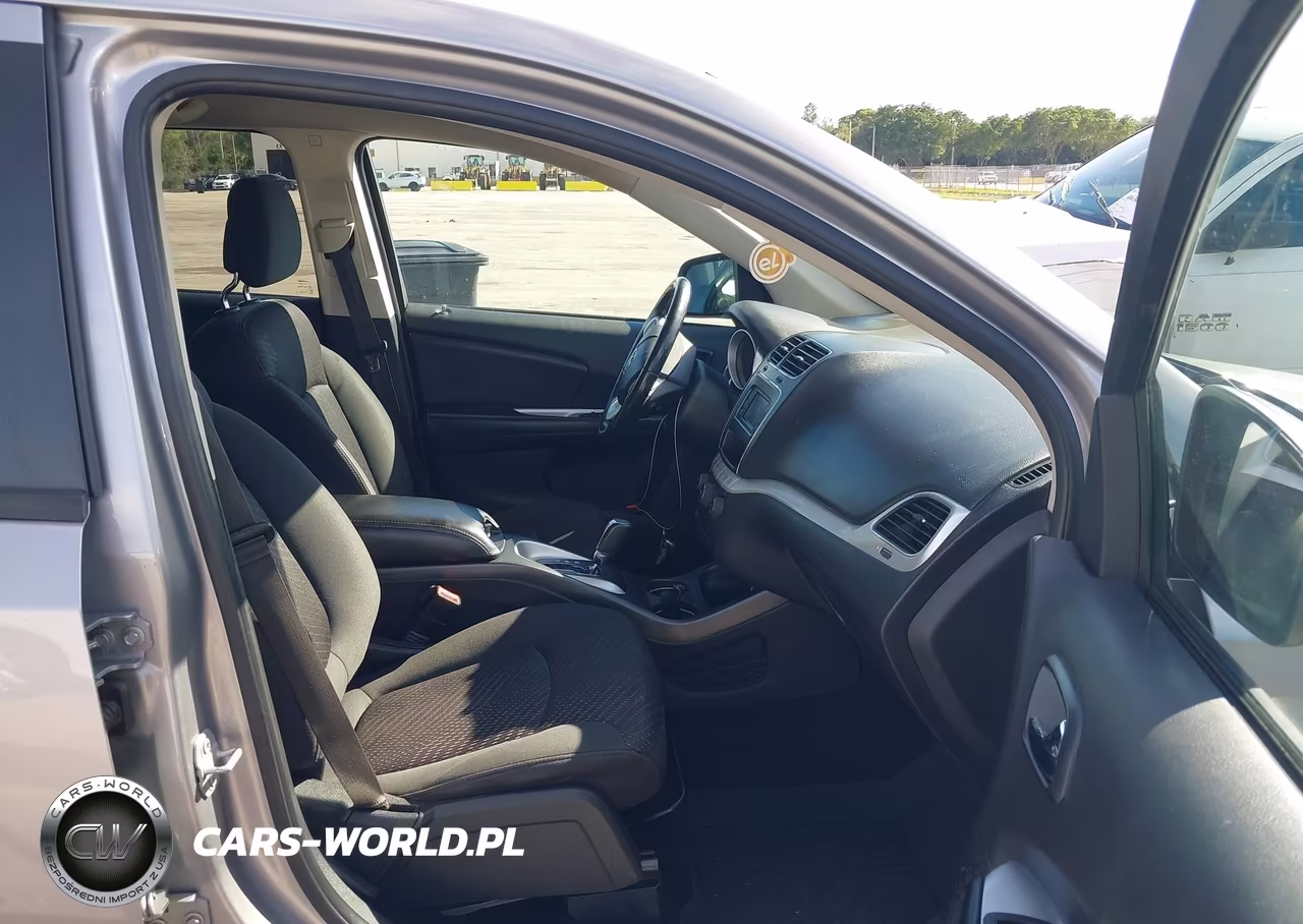 2018 Dodge Journey Se VIN:3C4PDCAB8JT273129 - 5