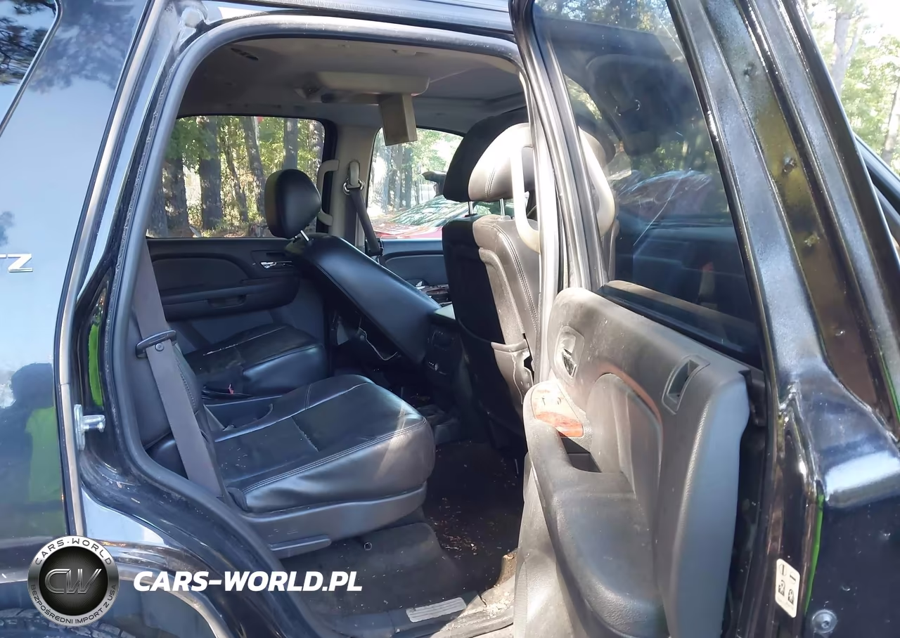 2010 Chevrolet Tahoe Ltz VIN:1GNUKCE01AR108122 - 8