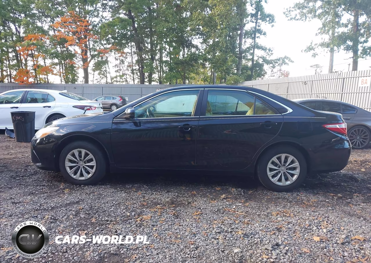 2015 Toyota Camry Le VIN:4T4BF1FK5FR513415 - 14