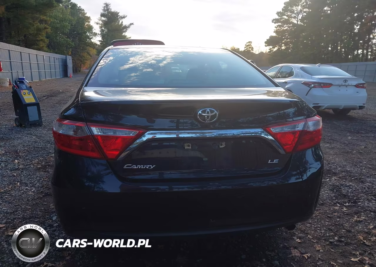 2015 Toyota Camry Le VIN:4T4BF1FK5FR513415 - 16