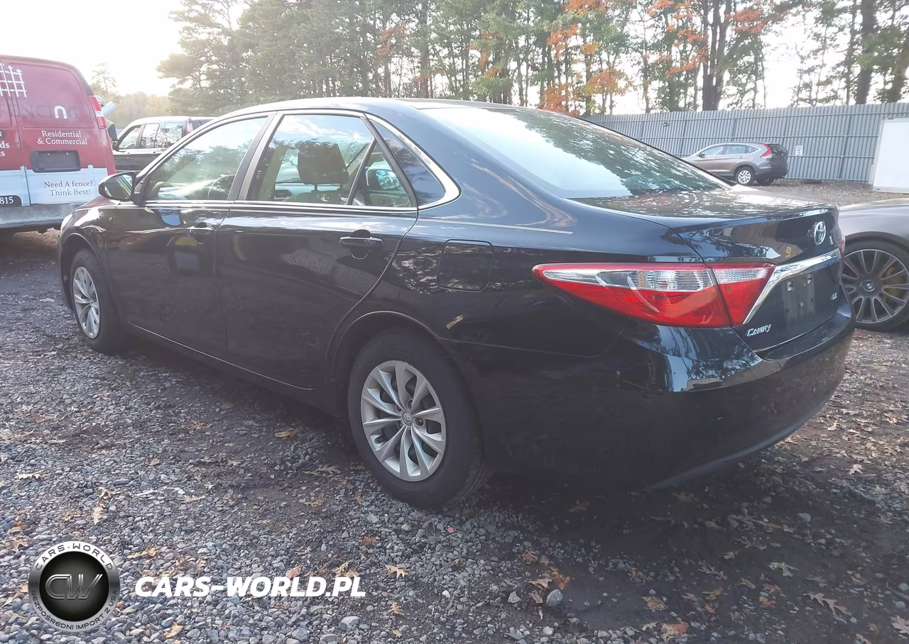 2015 Toyota Camry Le VIN:4T4BF1FK5FR513415 - 3