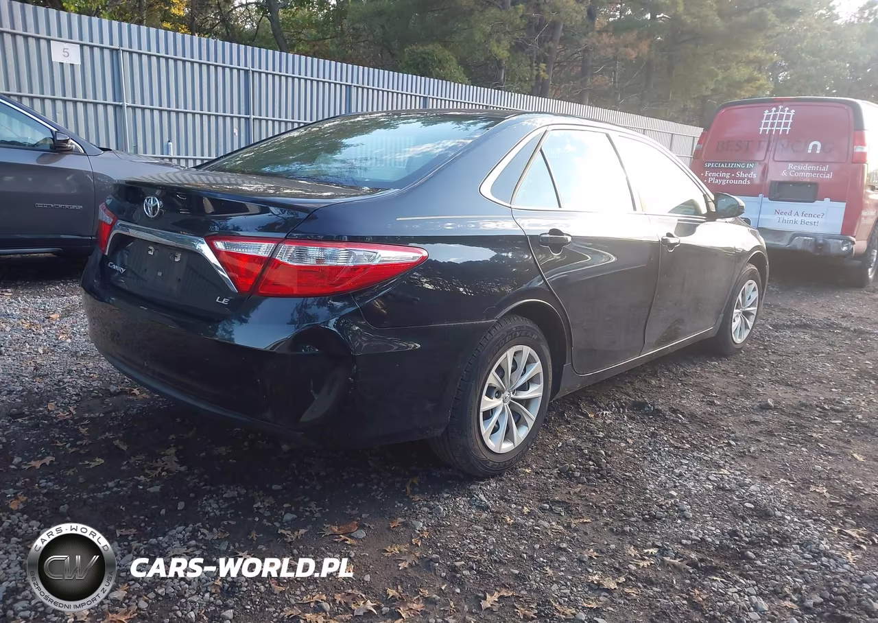 2015 Toyota Camry Le VIN:4T4BF1FK5FR513415 - 4