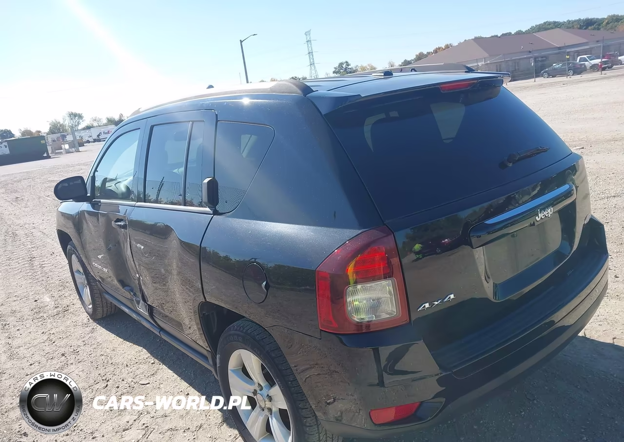 2015 Jeep Compass Latitude VIN:1C4NJDEB4FD216293 - 3