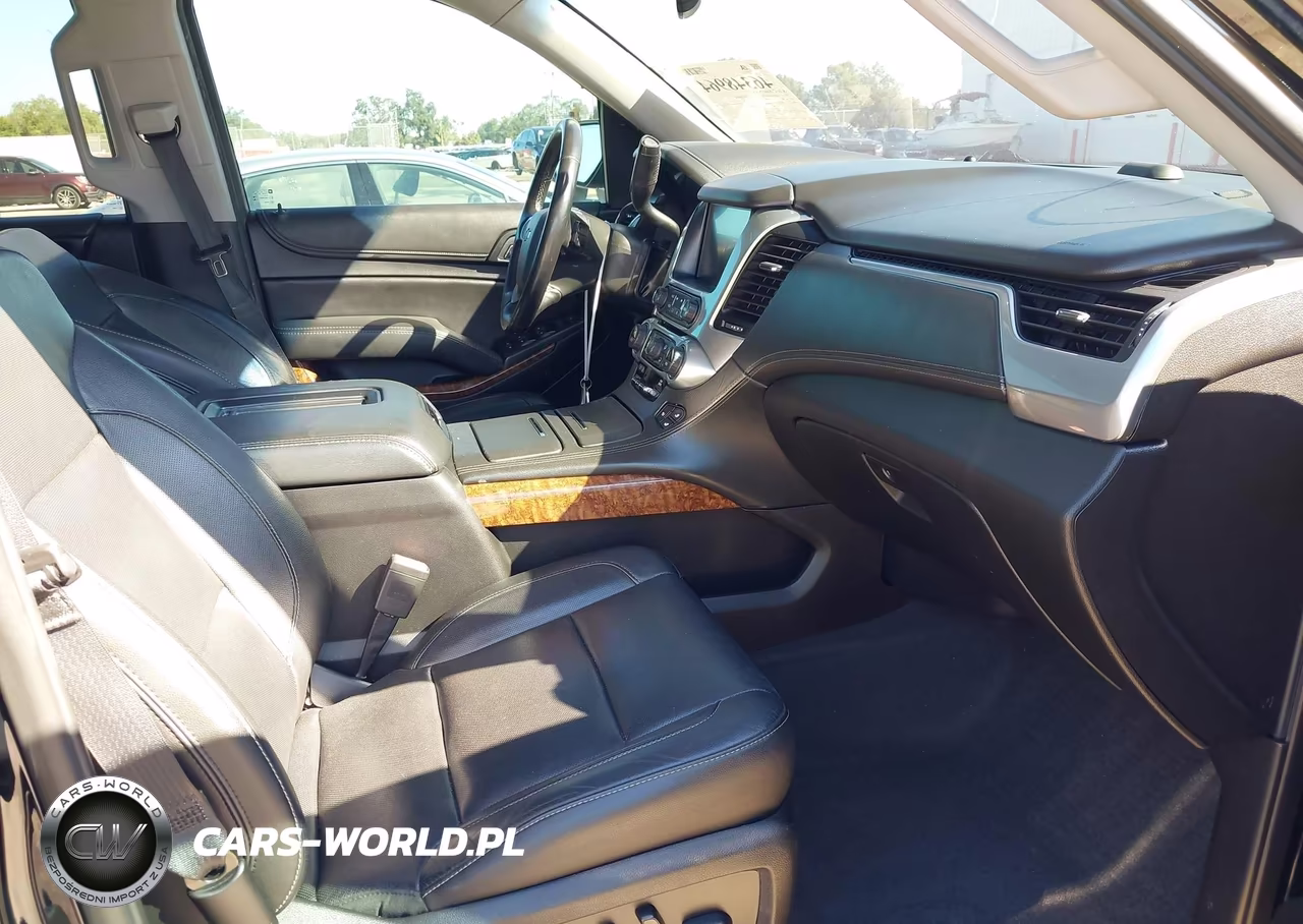 2019 Chevrolet Suburban K1500 Premier VIN:1GNSKJKC1KR259263 - 5