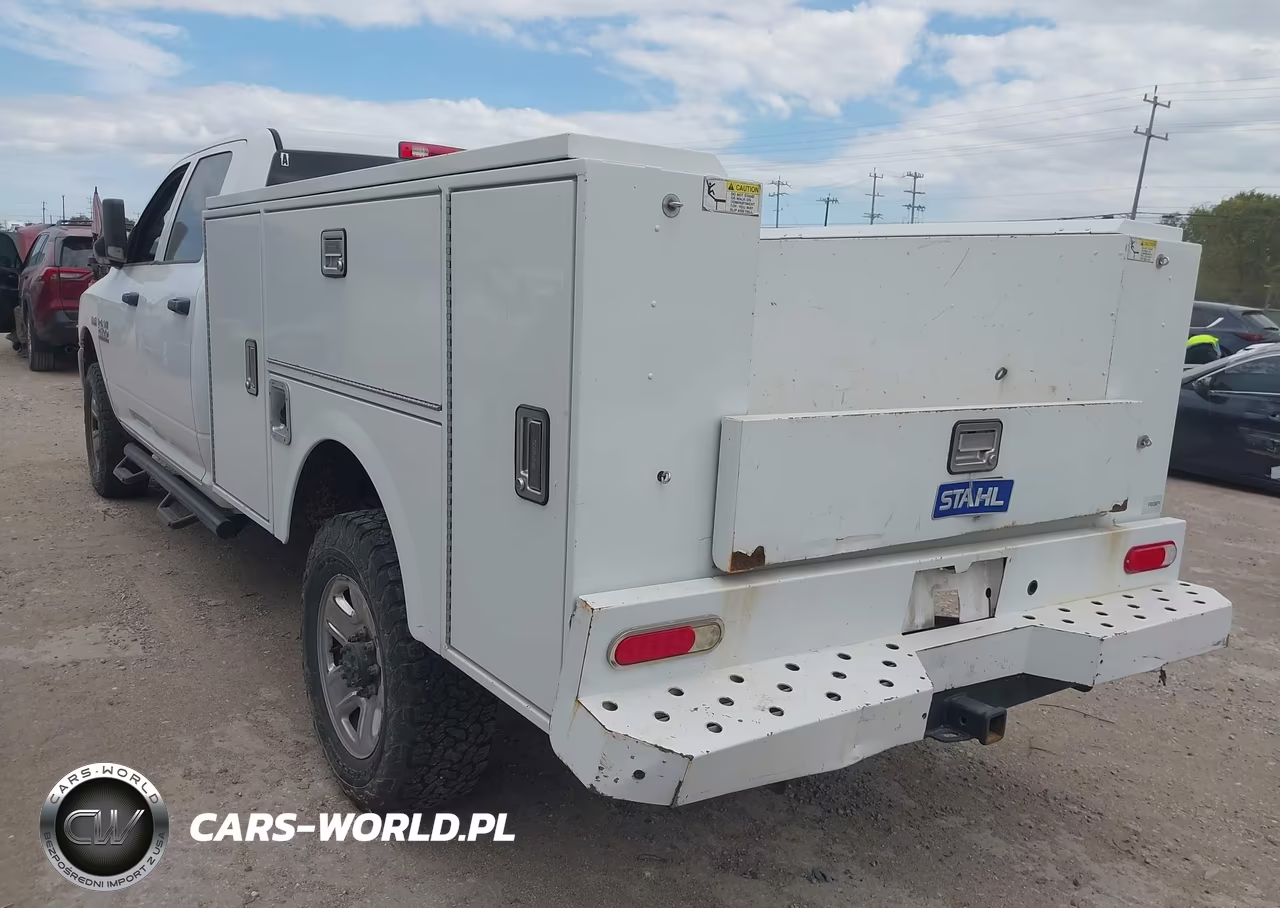 2018 Ram 2500 Tradesman 4X4 8' Box VIN:3C6UR5HJ9JG358767 - 3