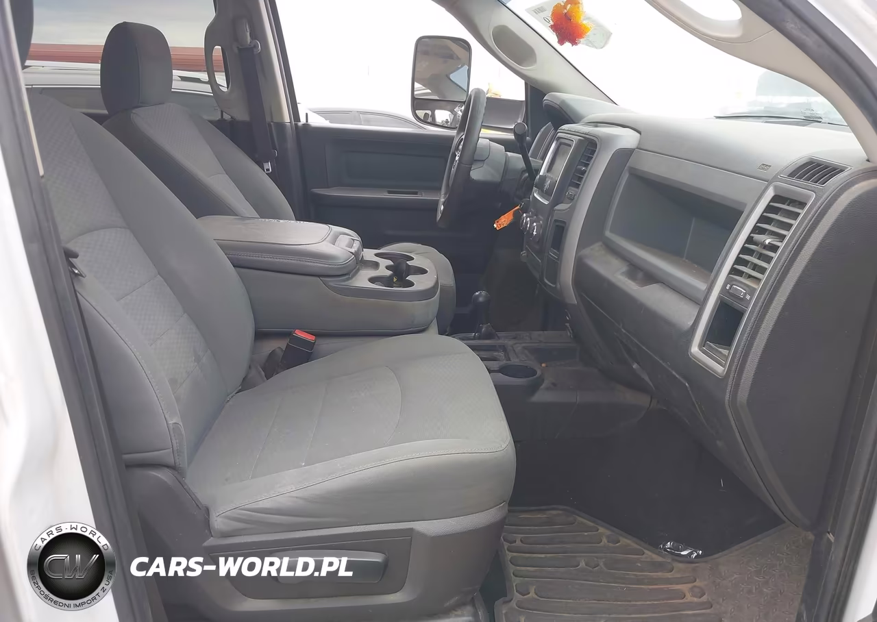 2018 Ram 2500 Tradesman 4X4 8' Box VIN:3C6UR5HJ9JG358767 - 5