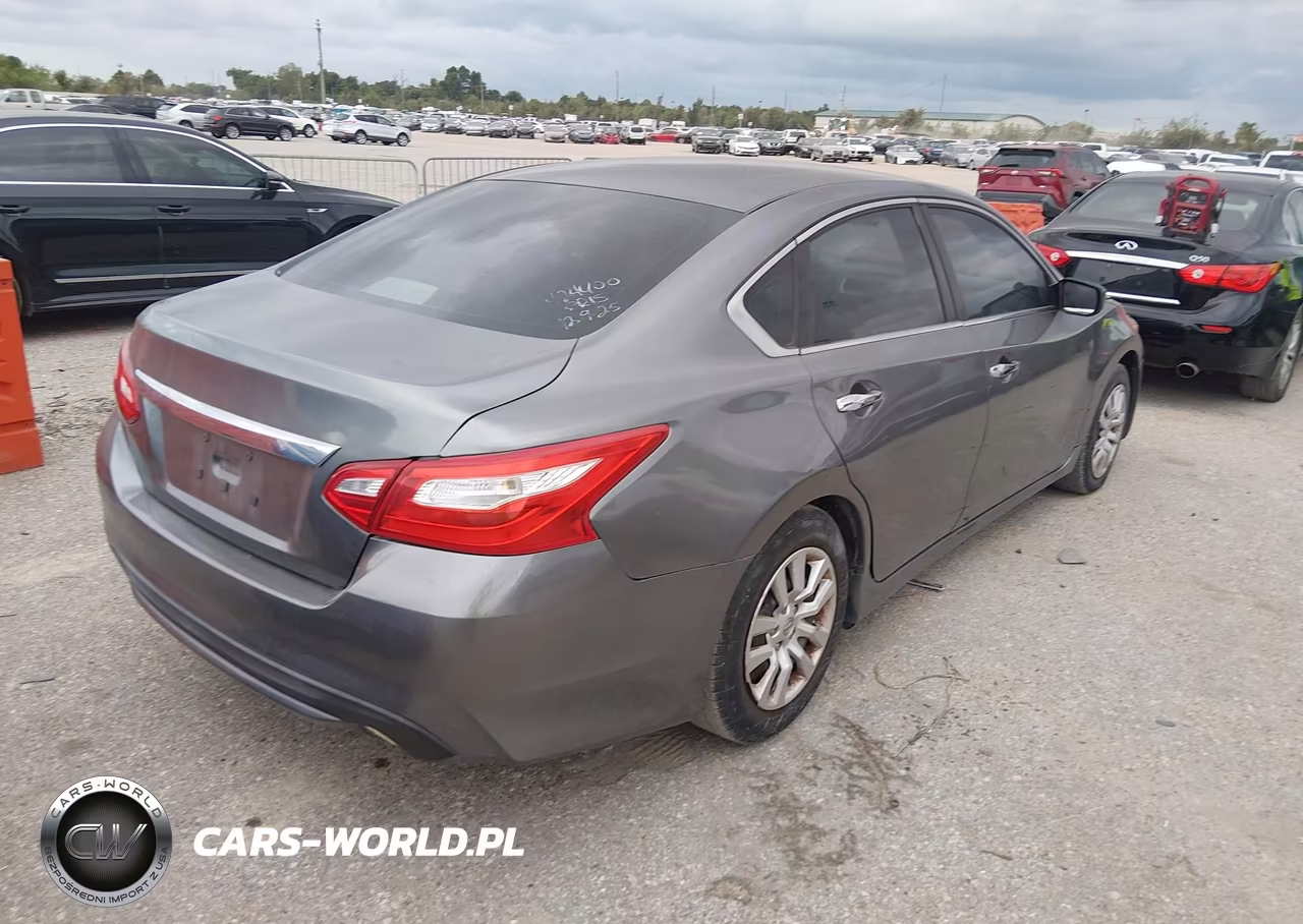 2017 Nissan Altima 2.5 S VIN:1N4AL3AP9HN314758 - 4