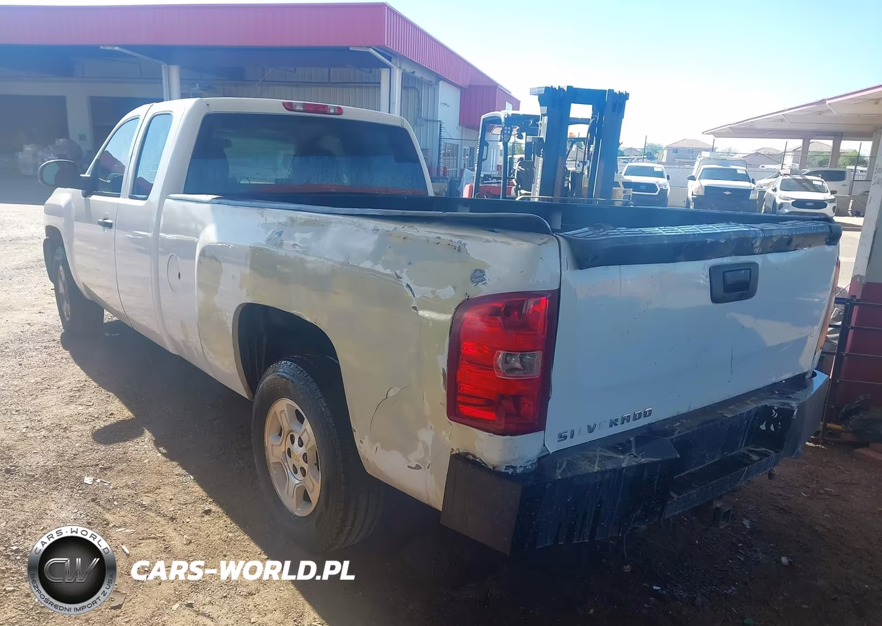 2008 Chevrolet Silverado 1500 Work Truck VIN:1GCEC19JX8E101592 - 3