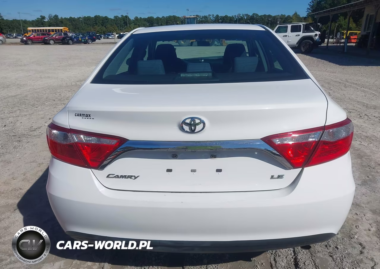 2016 Toyota Camry Le VIN:4T1BF1FK3GU246304 - 16
