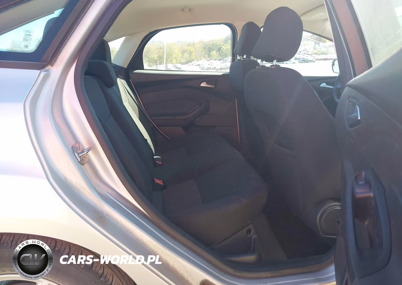 2015 Ford Focus Se VIN:1FADP3F29FL209998 - 8