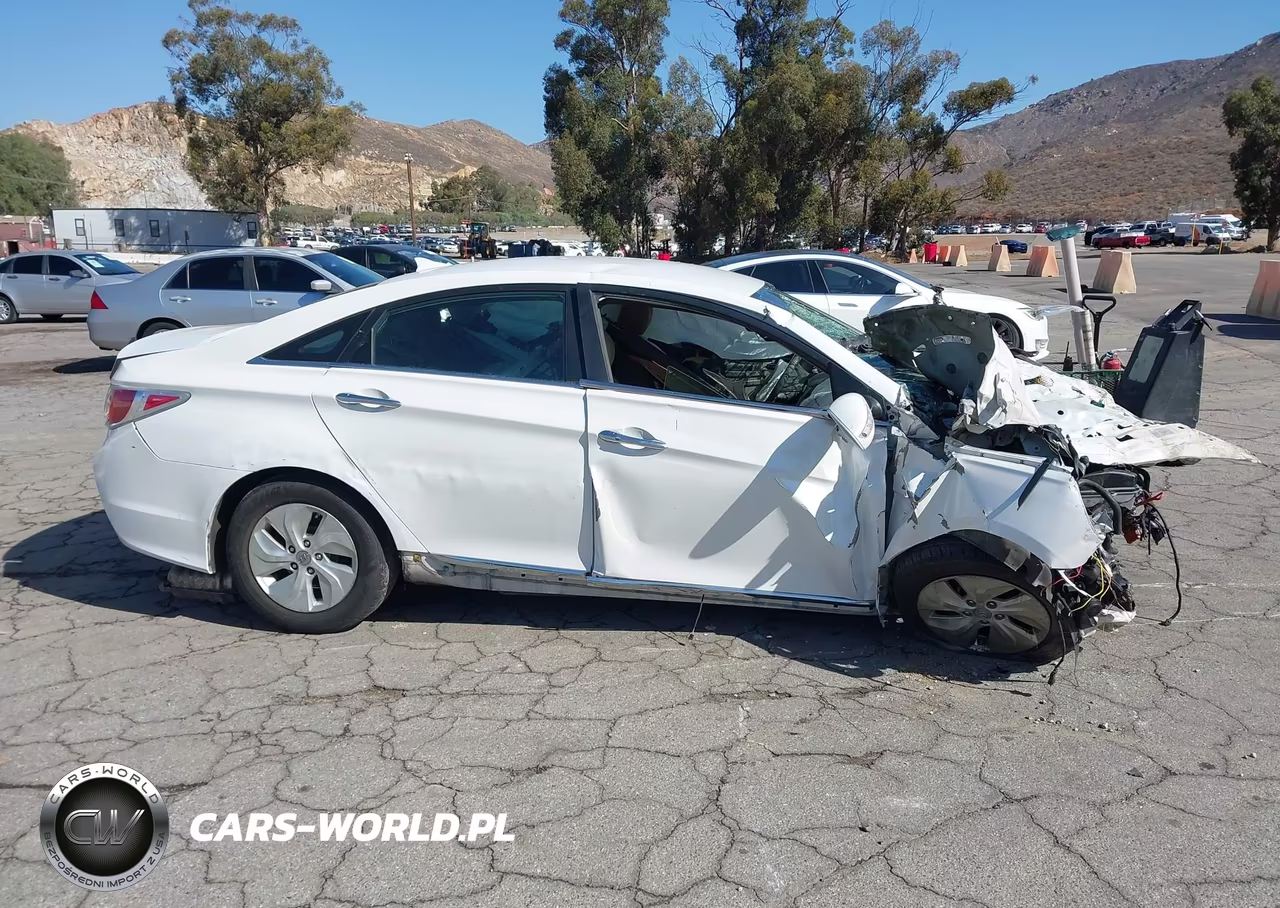 2015 Hyundai Sonata Hybrid VIN:KMHEC4A40FA138870 - 12