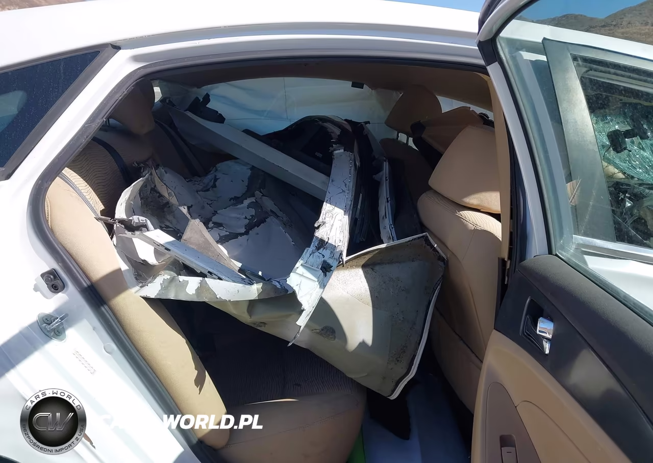 2015 Hyundai Sonata Hybrid VIN:KMHEC4A40FA138870 - 8