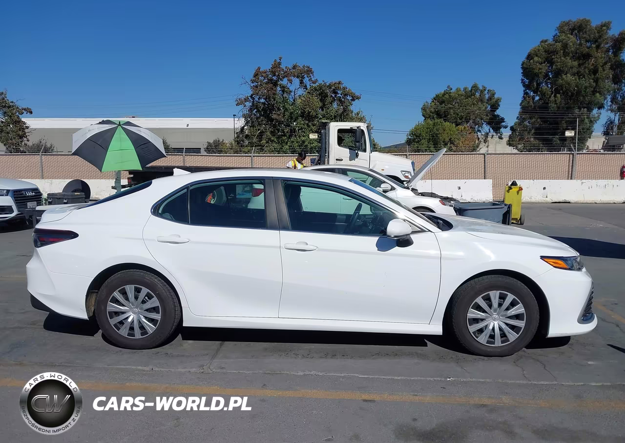 2022 Toyota Camry Le Hybrid VIN:4T1C31AK0NU591470 - 13
