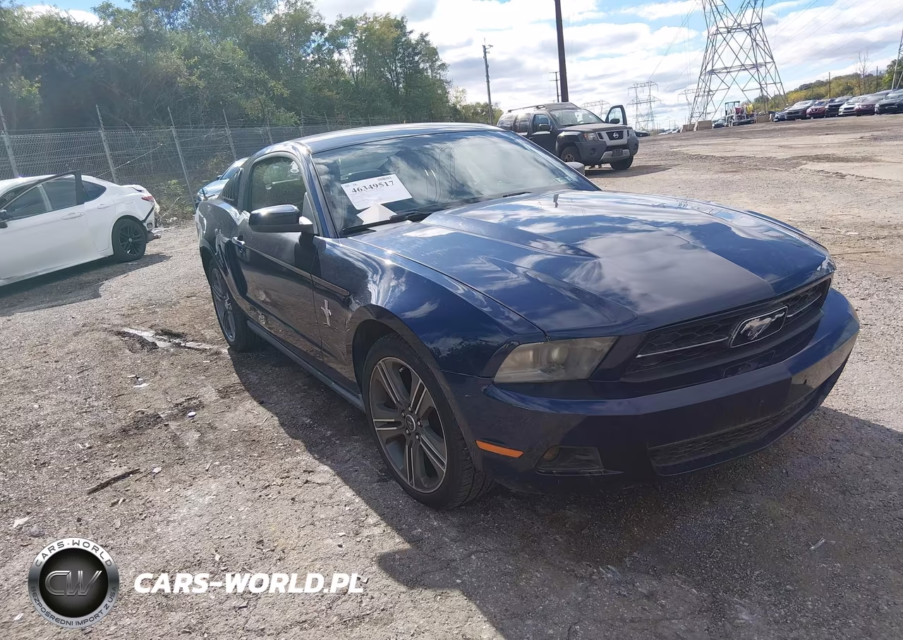 2010 Ford Mustang V6-V6 Premium