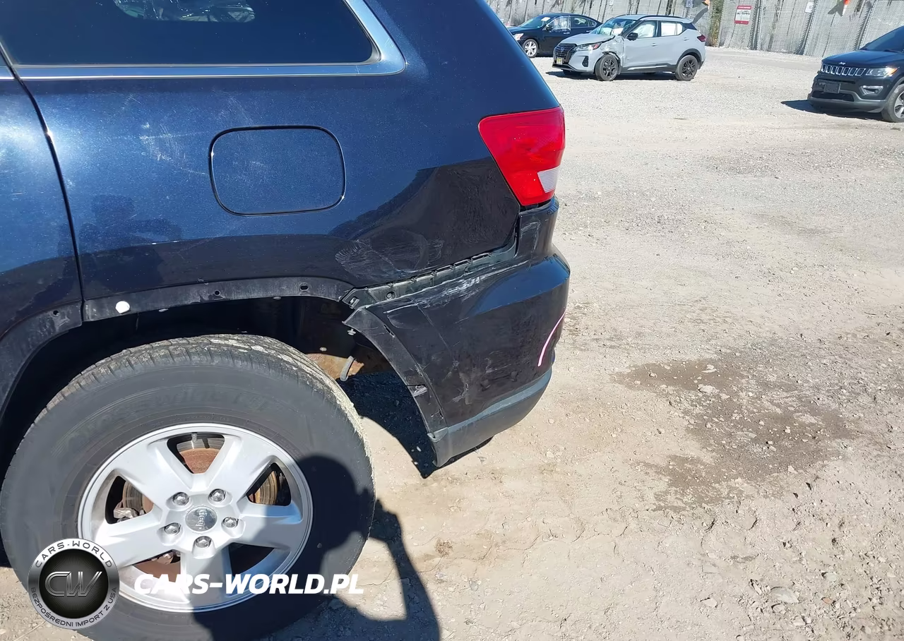 2011 Jeep Grand Cherokee Laredo VIN:1J4RR4GG0BC523330 - 6
