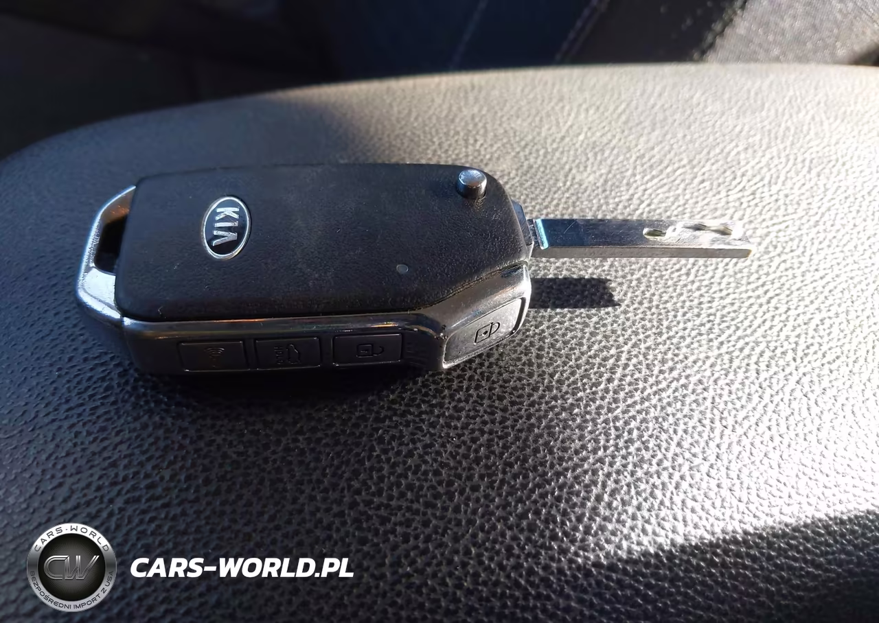 2019 Kia Forte S VIN:3KPF34ADXKE065216 - 11
