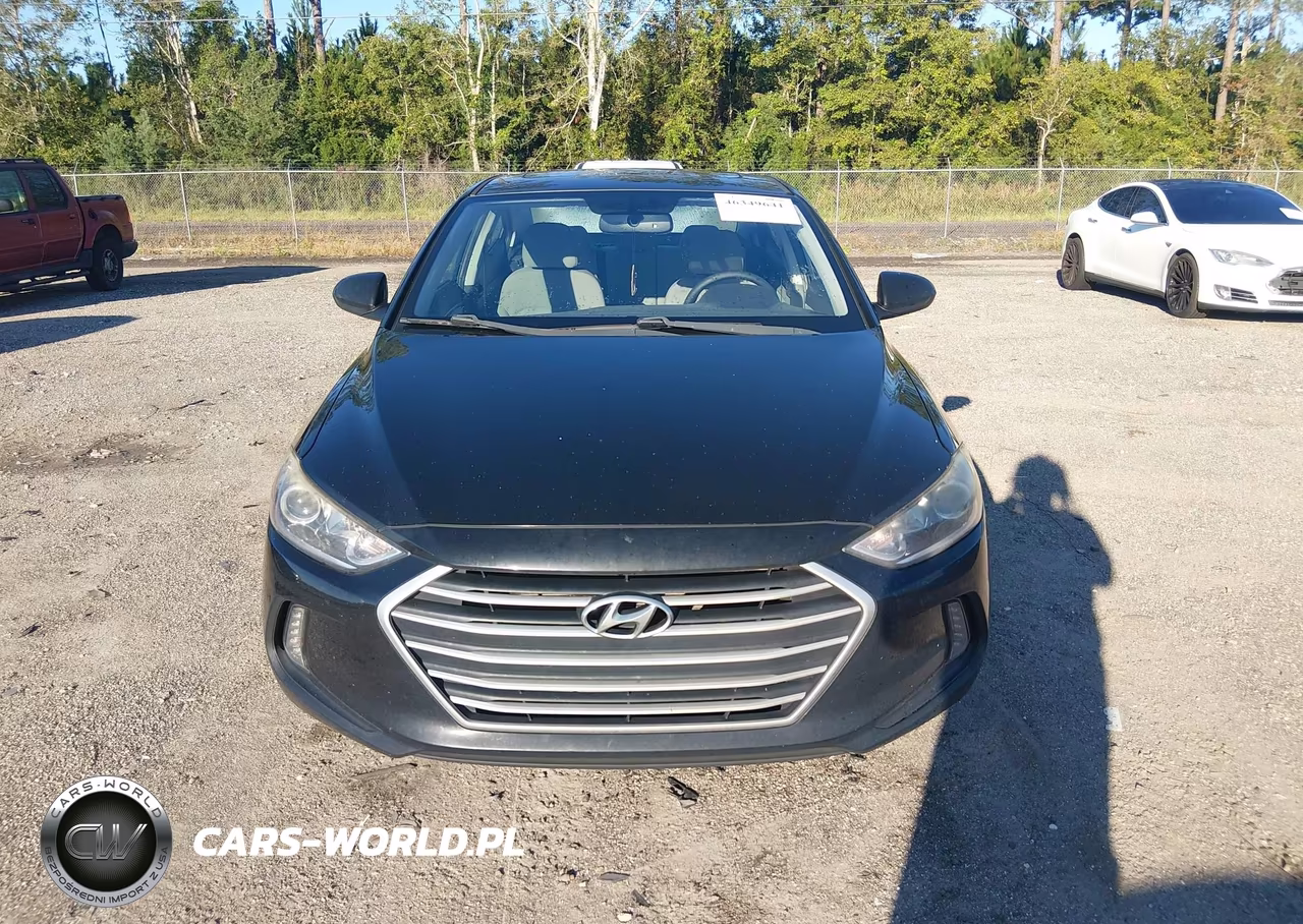 2018 Hyundai Elantra Value Edition VIN:5NPD84LF2JH277996 - 12