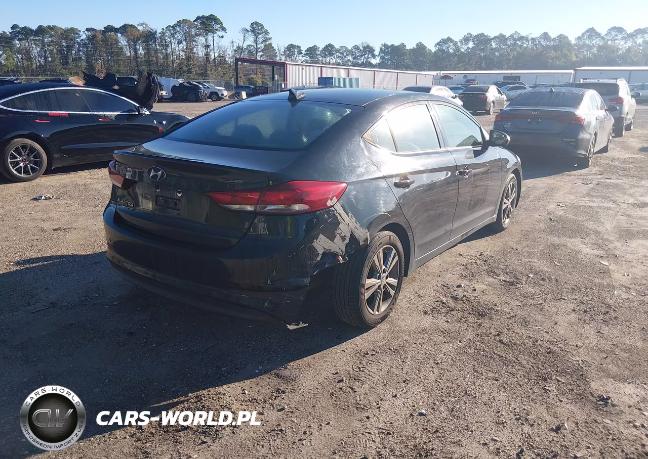 2018 Hyundai Elantra Value Edition VIN:5NPD84LF2JH277996 - 4