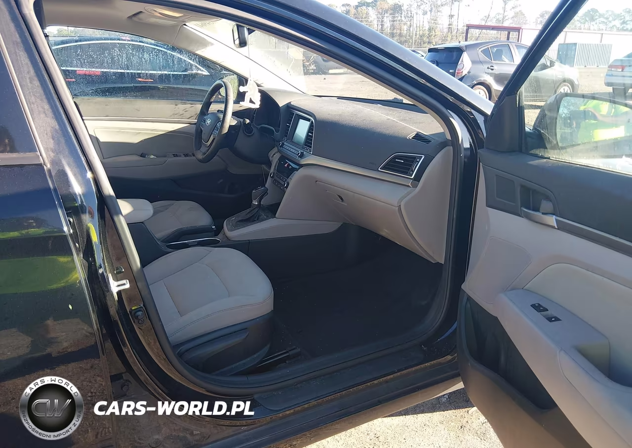 2018 Hyundai Elantra Value Edition VIN:5NPD84LF2JH277996 - 5