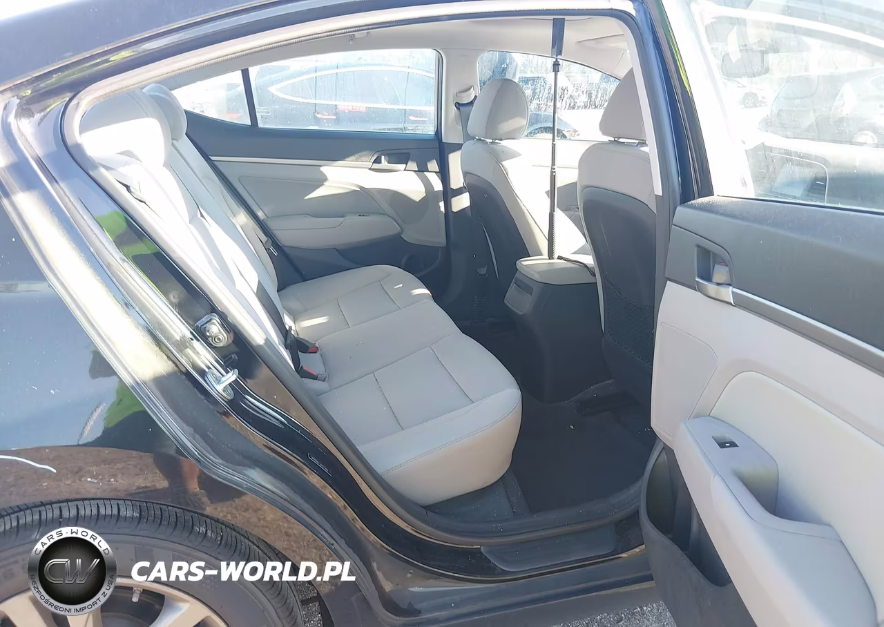 2018 Hyundai Elantra Value Edition VIN:5NPD84LF2JH277996 - 8