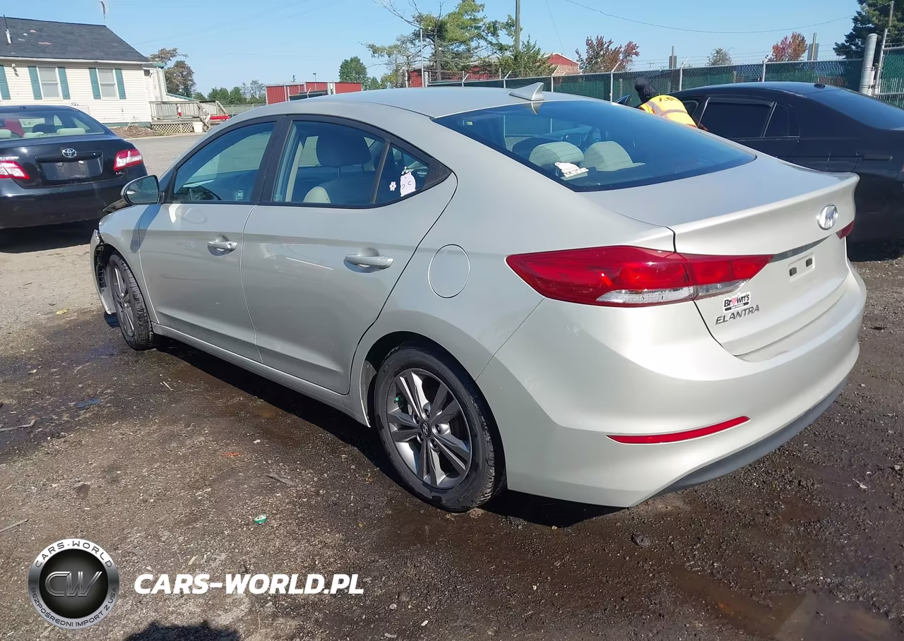 2017 Hyundai Elantra Se VIN:5NPD84LF5HH135071 - 3