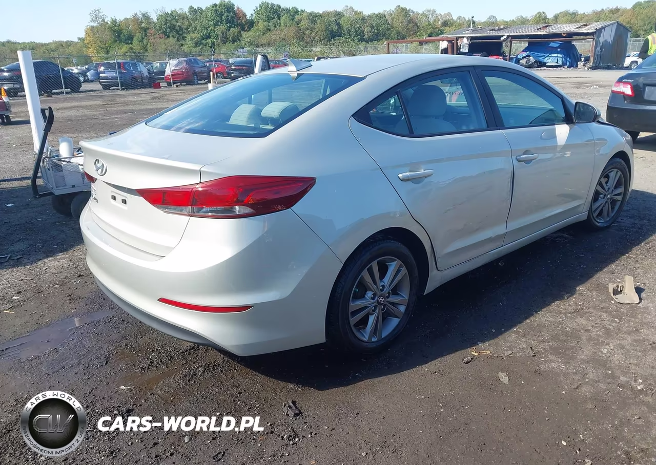 2017 Hyundai Elantra Se VIN:5NPD84LF5HH135071 - 4