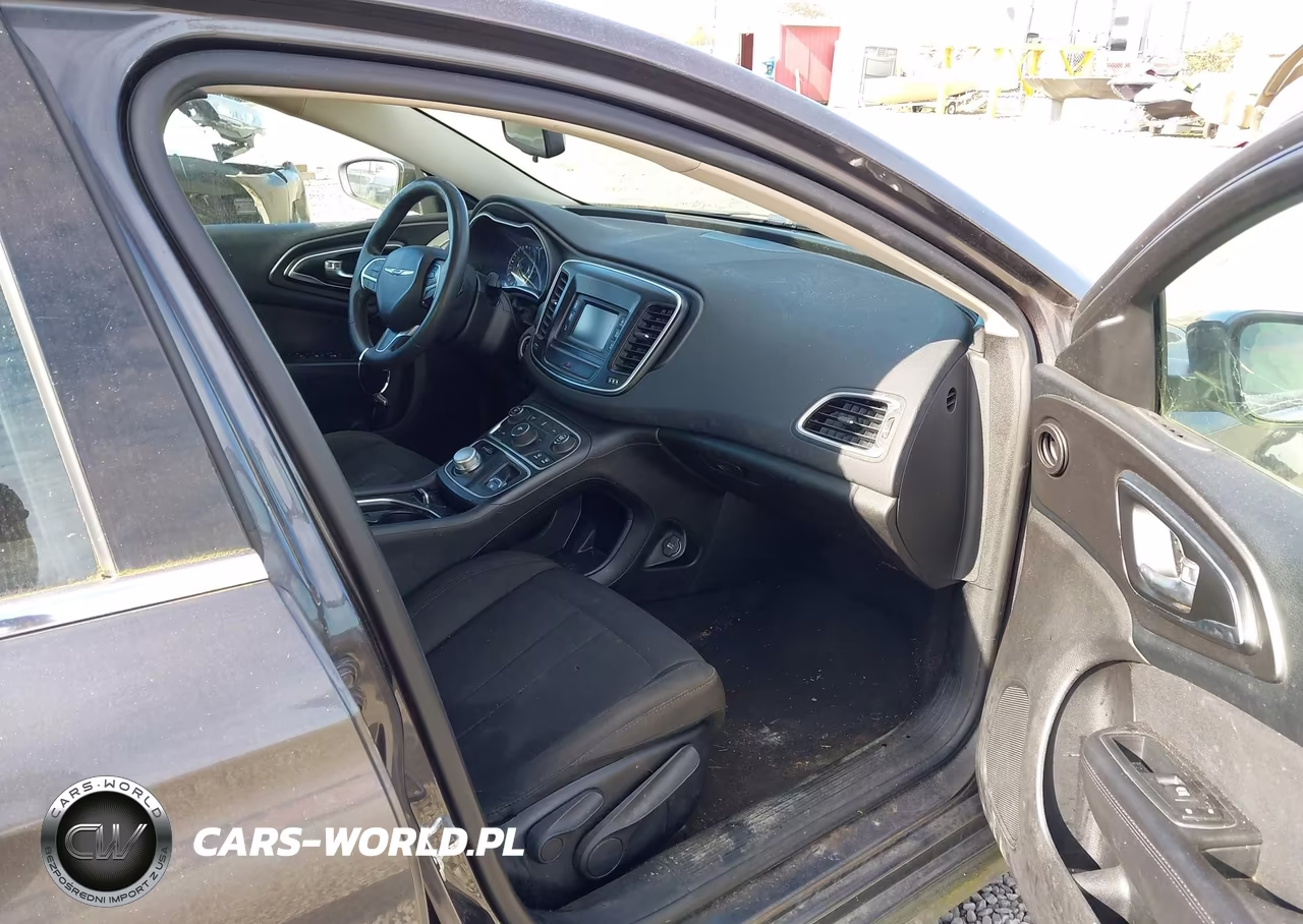 2016 Chrysler 200 Limited VIN:1C3CCCAB5GN145624 - 5