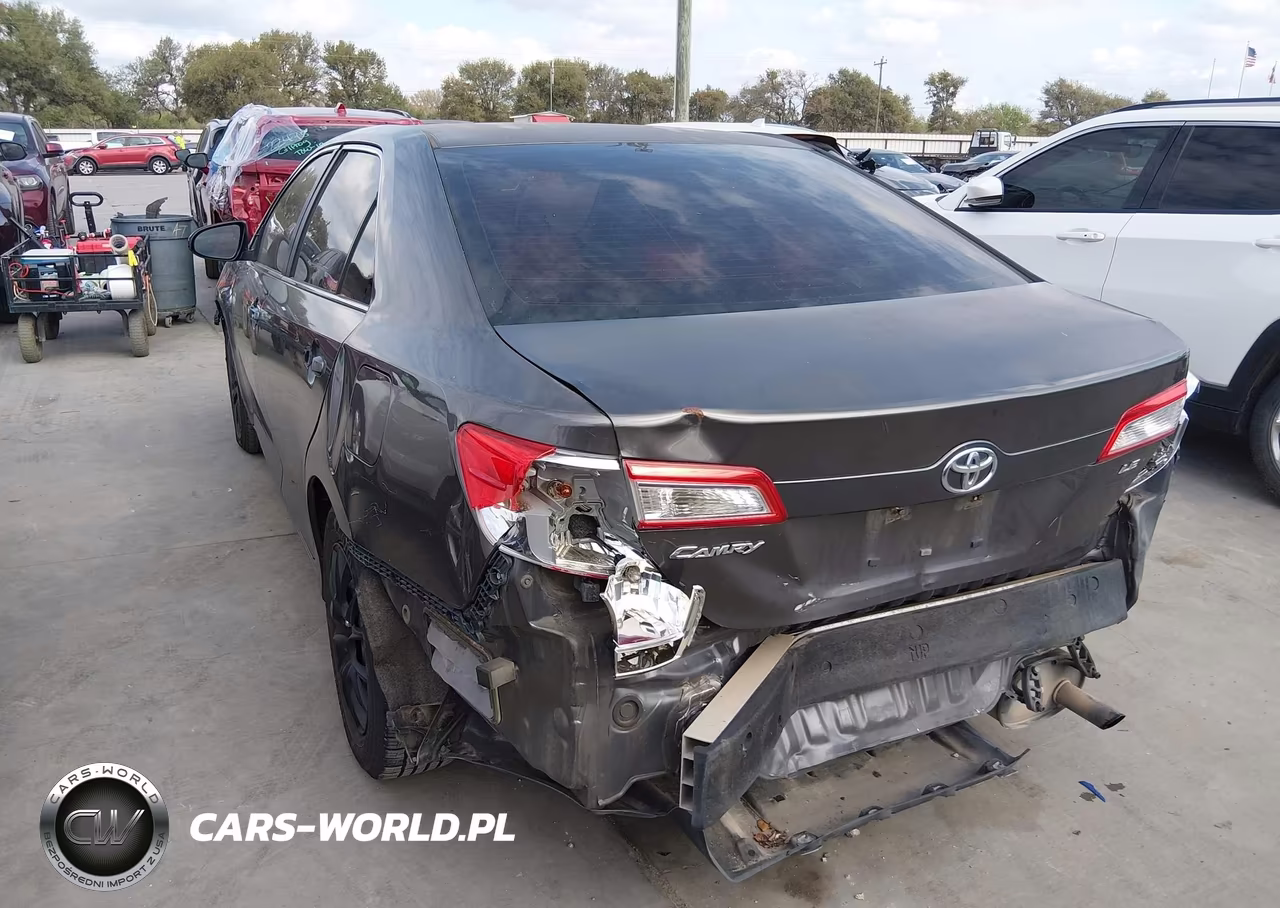 2013 Toyota Camry Le VIN:4T4BF1FK8DR322925 - 3