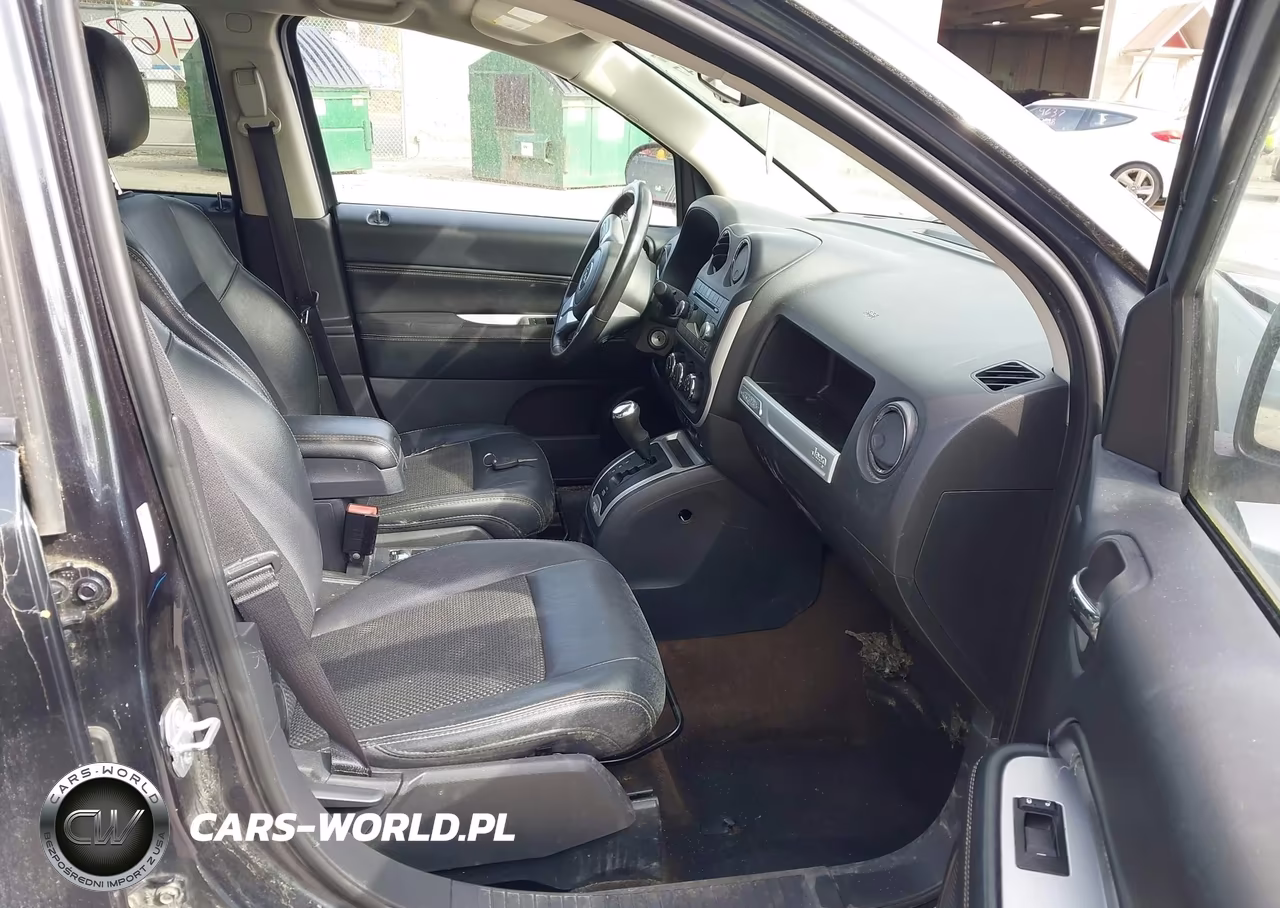 2015 Jeep Compass Latitude VIN:1C4NJDEB4FD106036 - 5