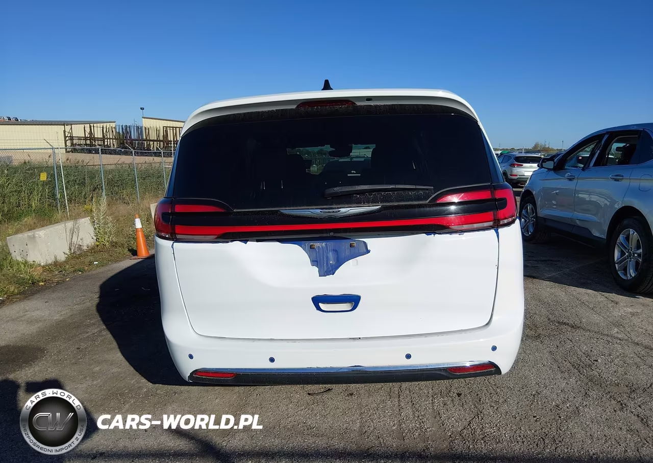 2023 Chrysler Pacifica Touring VIN:2C4RC1FG3PR555694 - 16