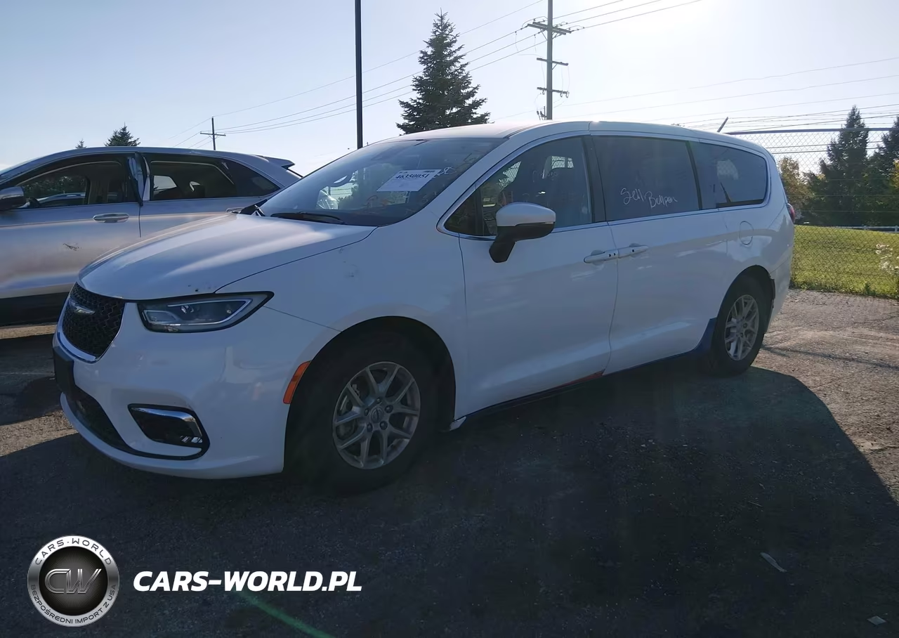 2023 Chrysler Pacifica Touring VIN:2C4RC1FG3PR555694 - 2