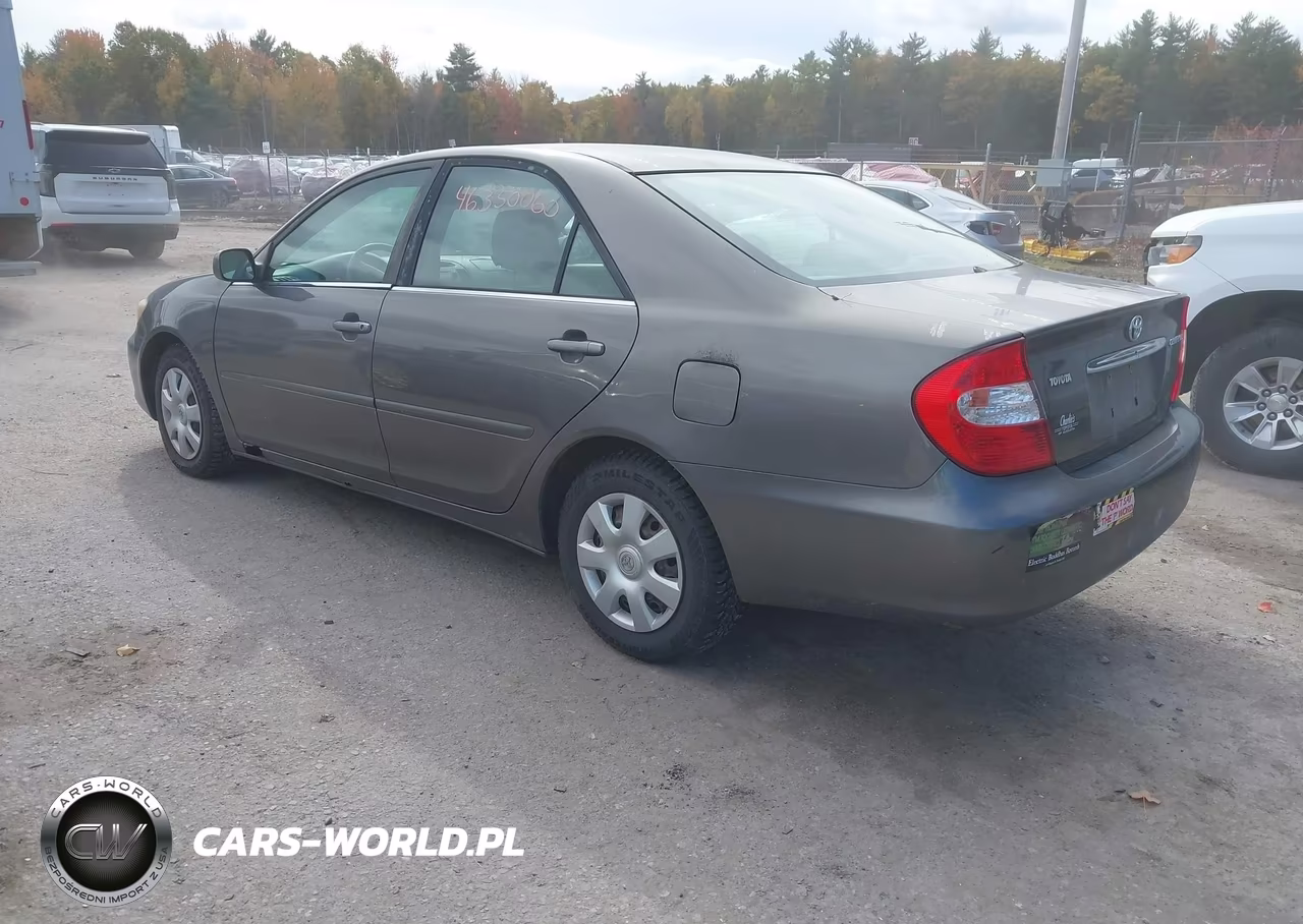2003 Toyota Camry Le VIN:4T1BE32K83U719113 - 3