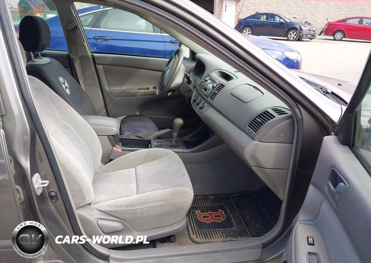 2003 Toyota Camry Le VIN:4T1BE32K83U719113 - 5