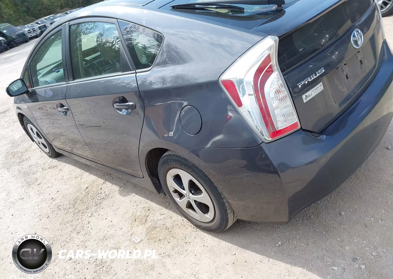 2014 Toyota Prius Two VIN:JTDKN3DU1E1764191 - 3