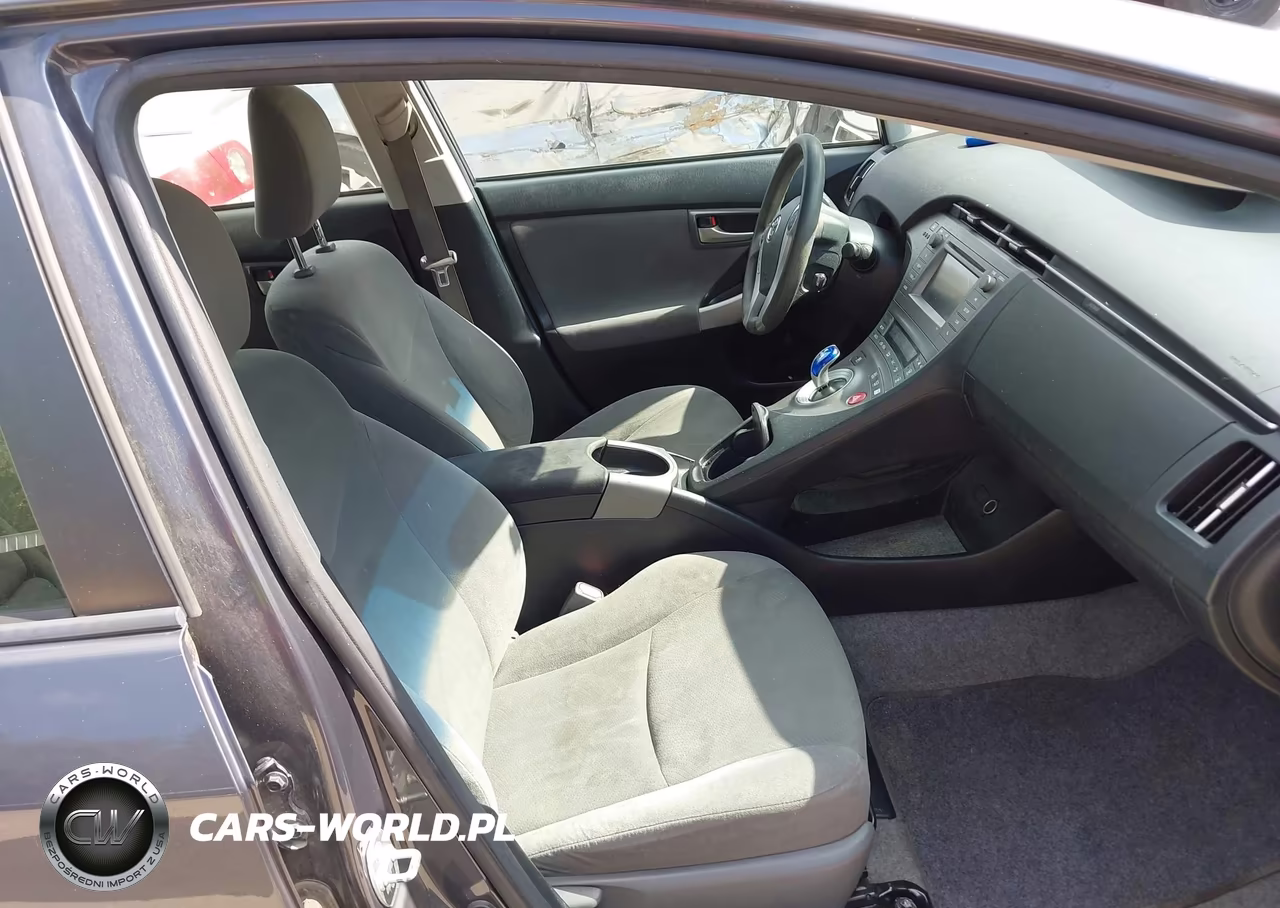 2014 Toyota Prius Two VIN:JTDKN3DU1E1764191 - 5