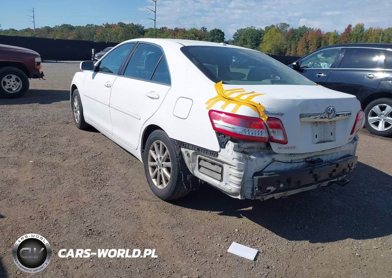 2010 Toyota Camry Xle VIN:4T1BF3EK6AU550893 - 3
