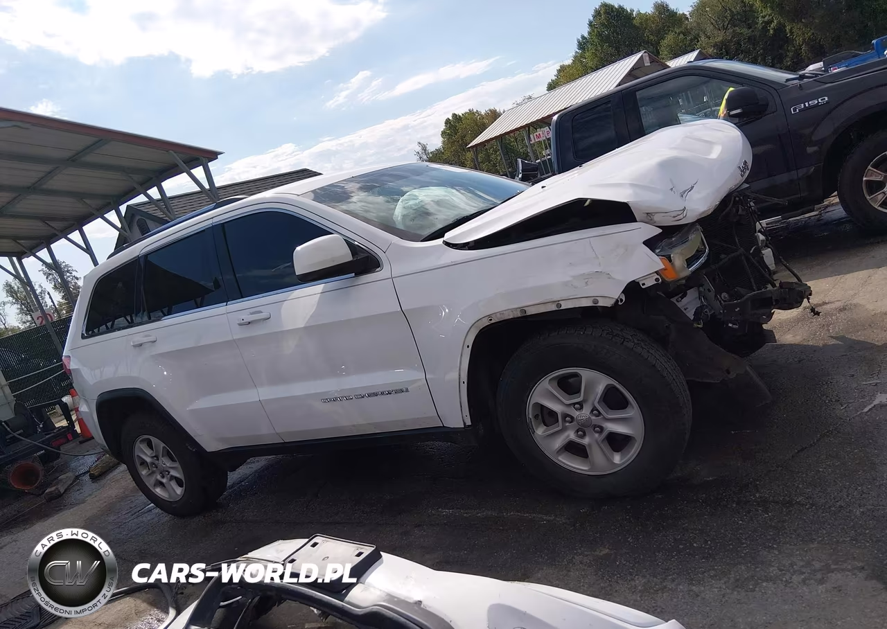 2014 Jeep Grand Cherokee Laredo VIN:1C4RJFAG8EC470656 - 13