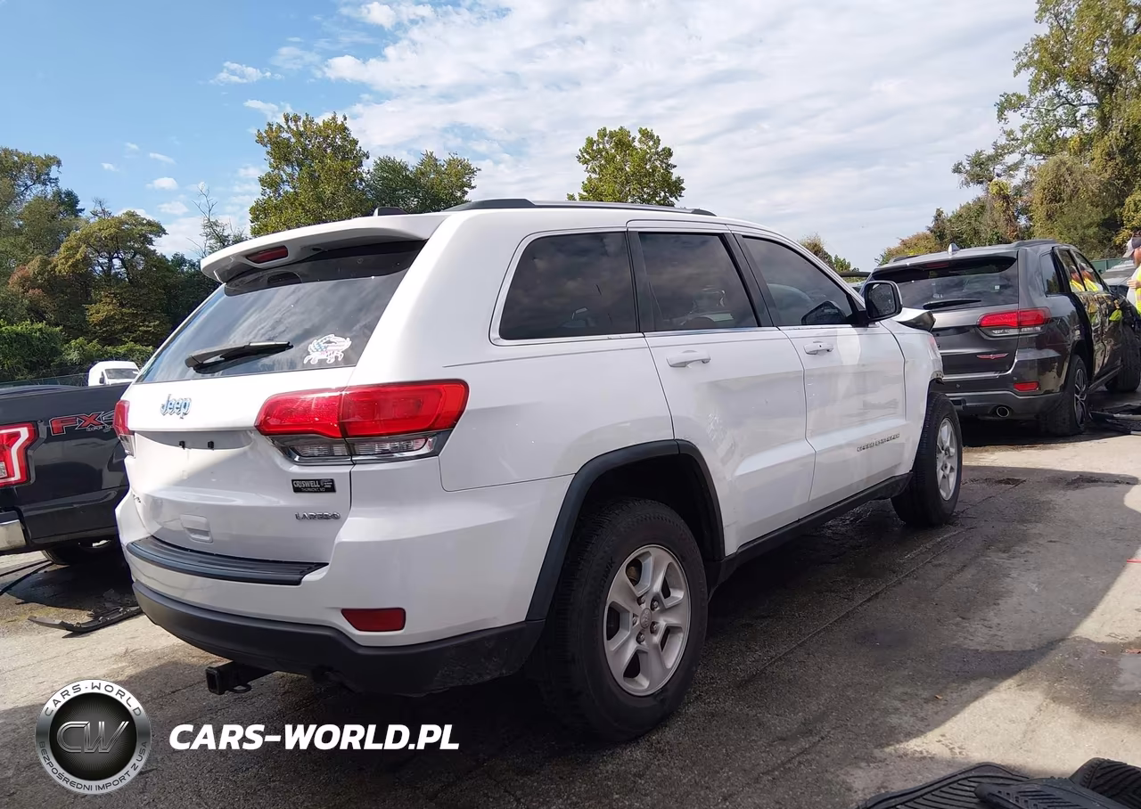 2014 Jeep Grand Cherokee Laredo VIN:1C4RJFAG8EC470656 - 4