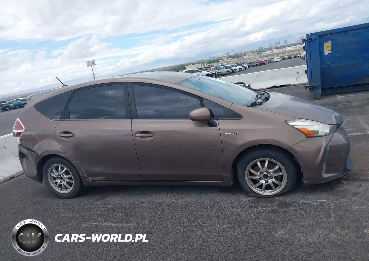 2015 Toyota Prius V Three VIN:JTDZN3EU3FJ027962 - 13