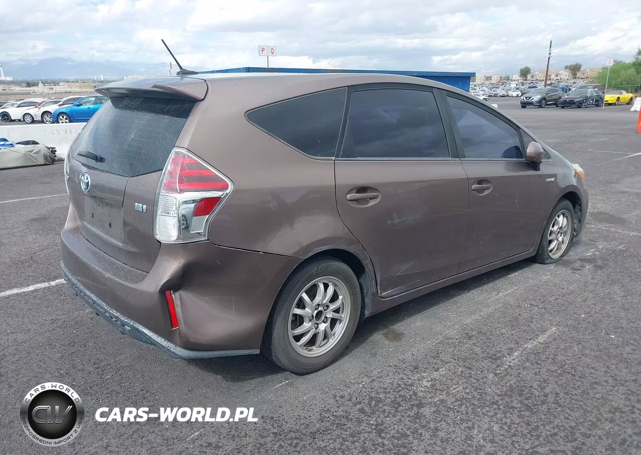 2015 Toyota Prius V Three VIN:JTDZN3EU3FJ027962 - 4